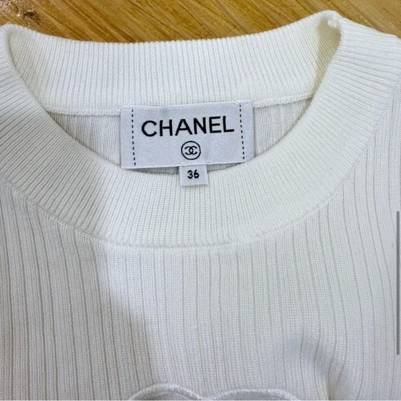 Chanel White Short Sleeved CC Logo
See Thru Ribbed Sweater 36 S XS - Picture 5 of 8